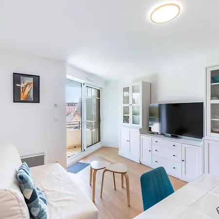Avec Vue Sur Le Phare, Balcon Au Touquet - Fr-1-821-34